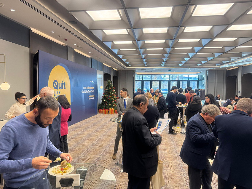 Speaker presenting at event